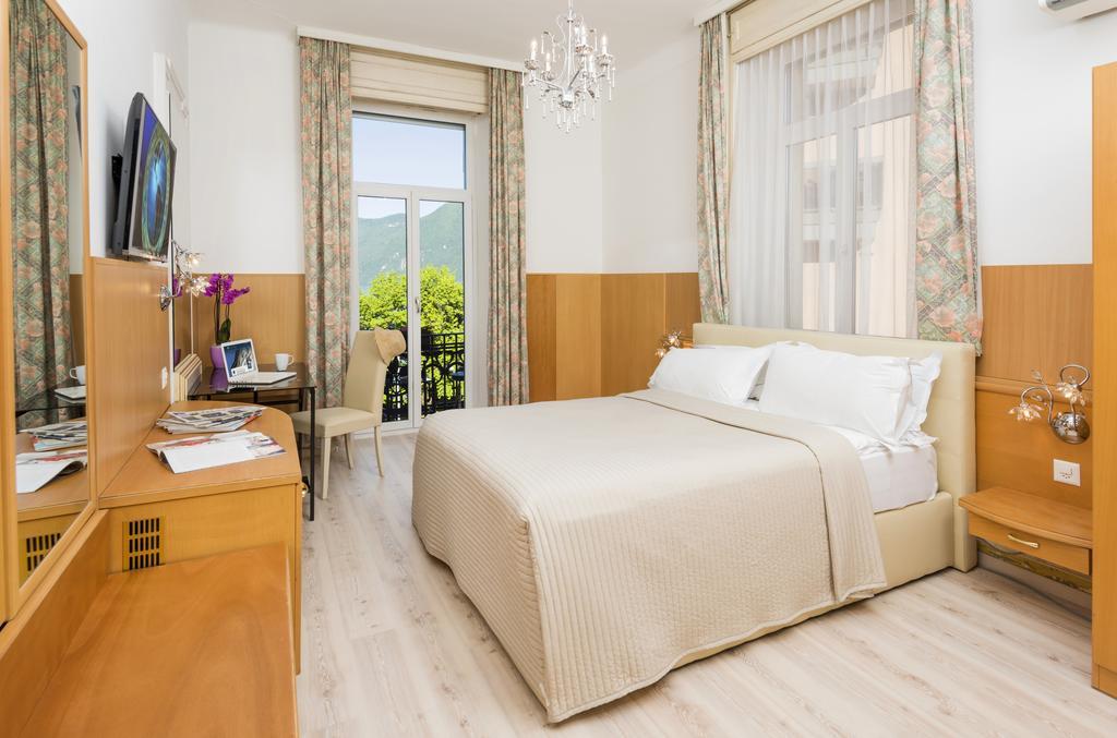 Victoria Hotel 3*